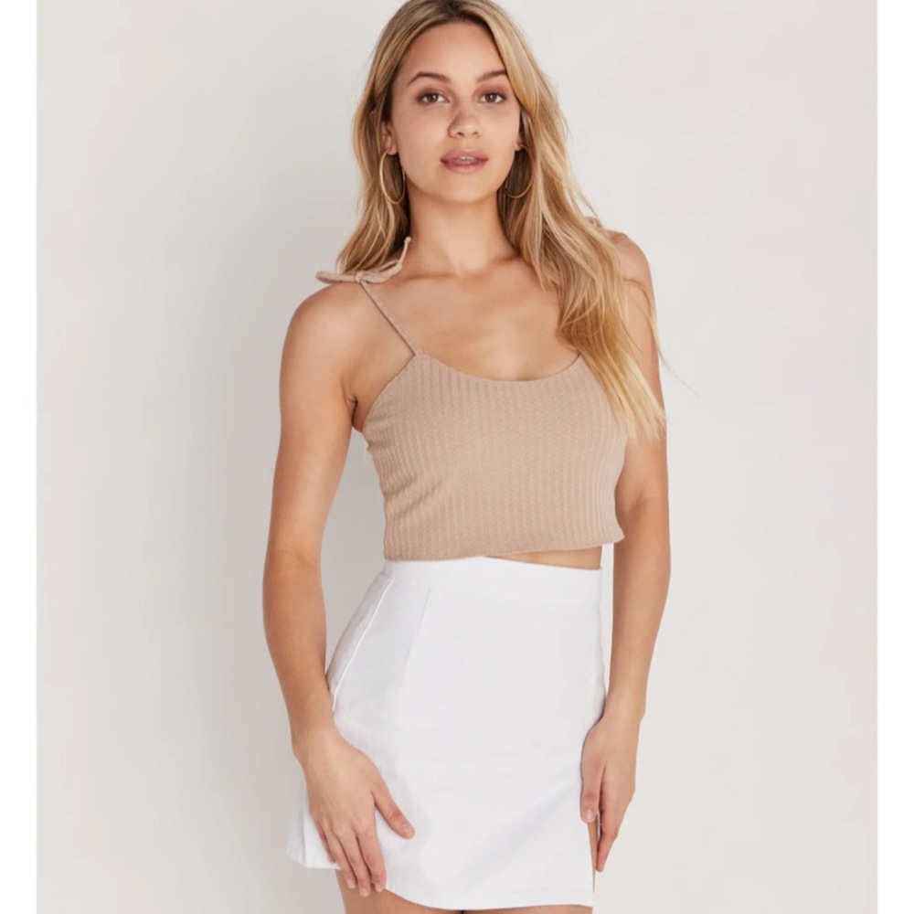 Backyard Roses Betty Cropped Tank